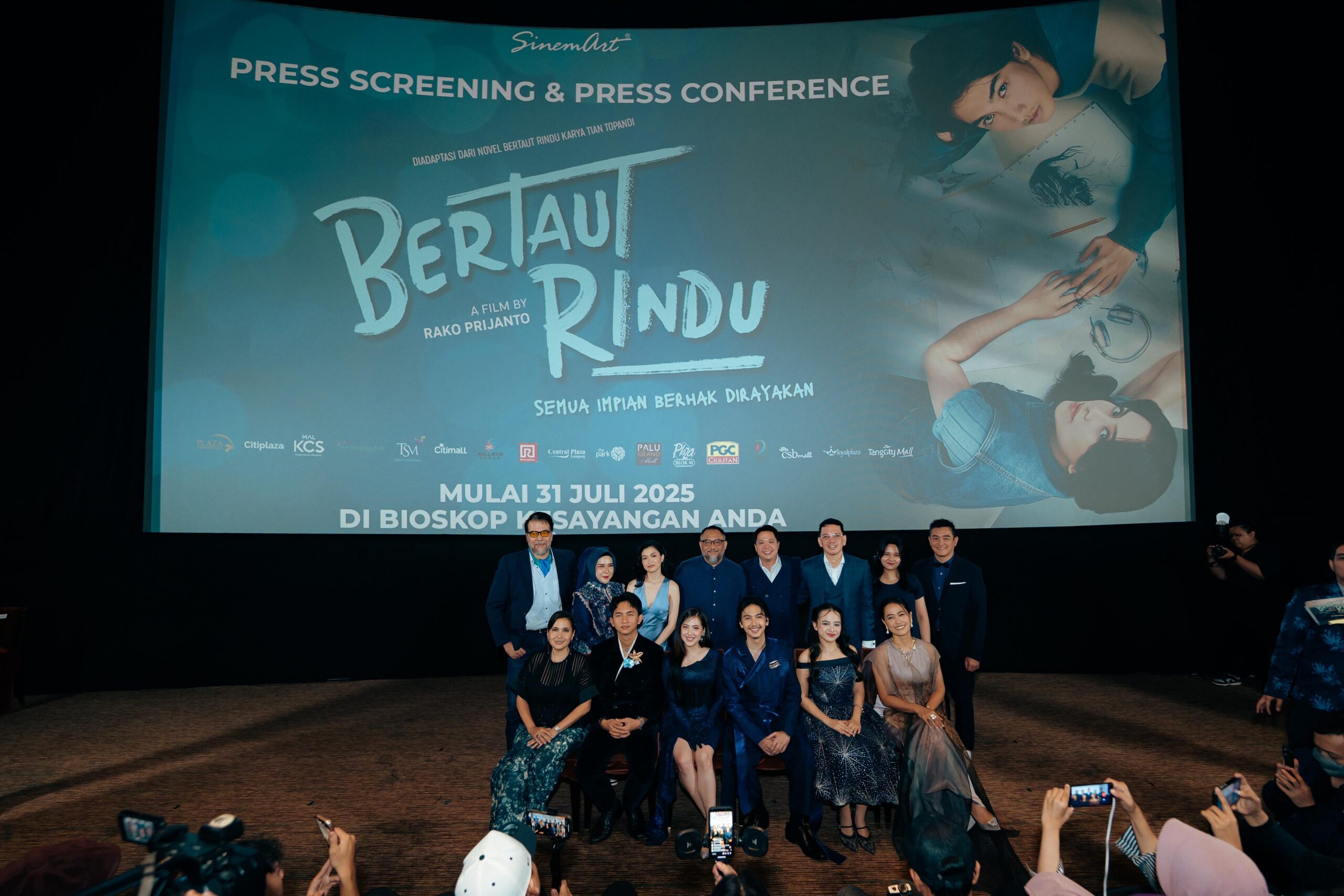 5. Press Conference Film Bertaut Rindu